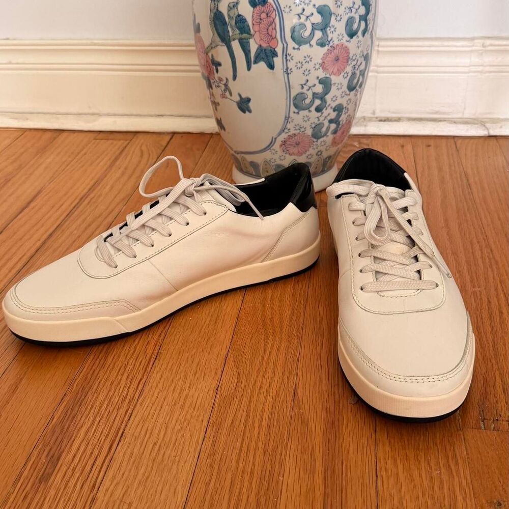 Novella white leather sneakers Size US 10